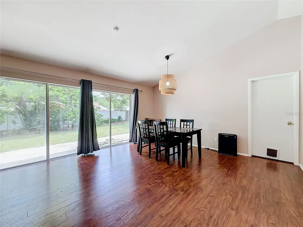 800 Wavecrest Drive Orlando FL 32807