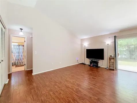 800 Wavecrest Drive Orlando FL 32807