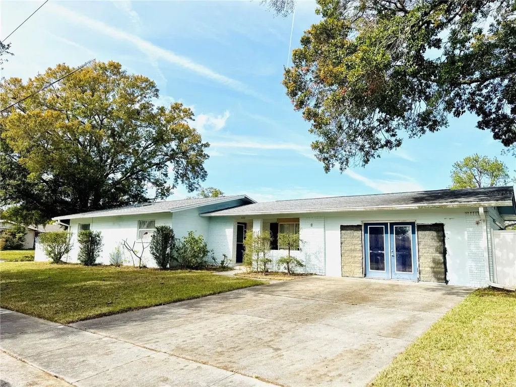 1221 Leeway Avenue Orlando FL 32810