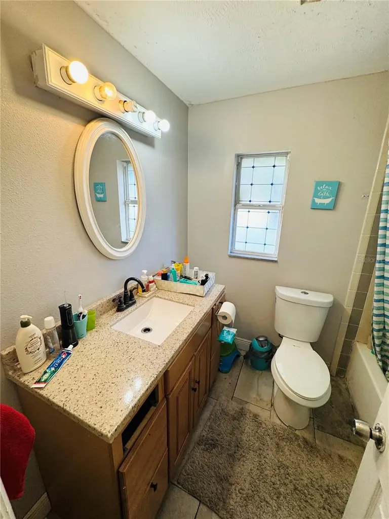 1221 Leeway Avenue Orlando FL 32810