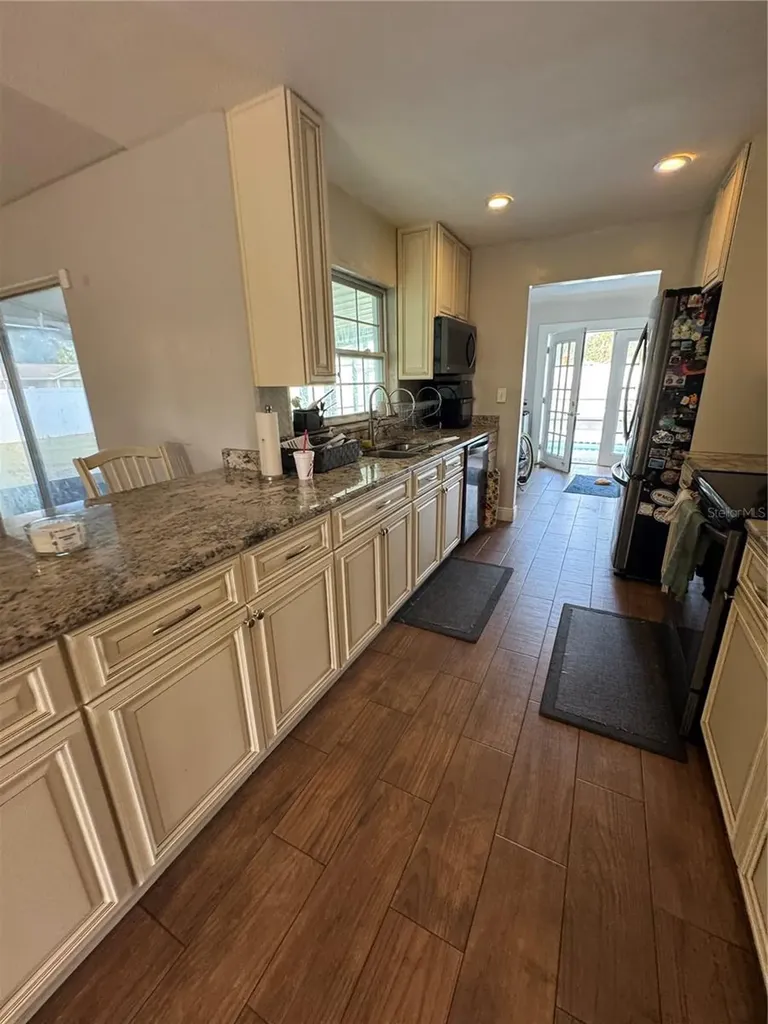 1221 Leeway Avenue Orlando FL 32810