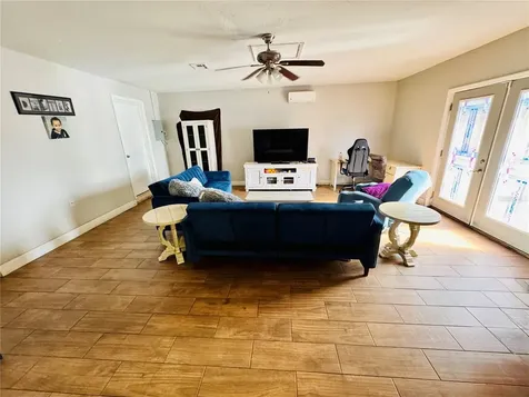 1221 Leeway Avenue Orlando FL 32810