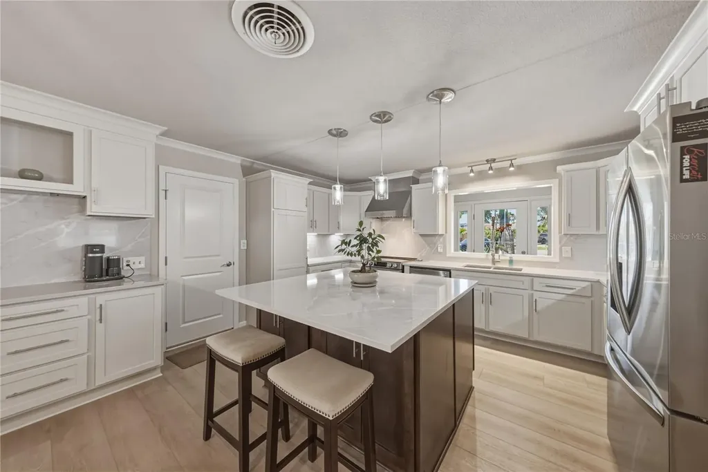 6717 Cardinal Drive S St Petersburg FL 33707