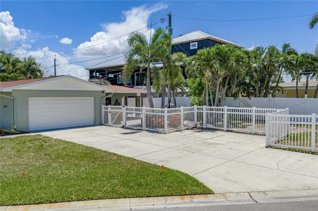 6717 Cardinal Drive S St Petersburg FL 33707
