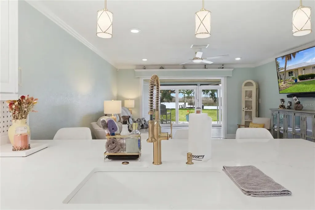 11628 W Bayshore Drive Crystal River FL 34429