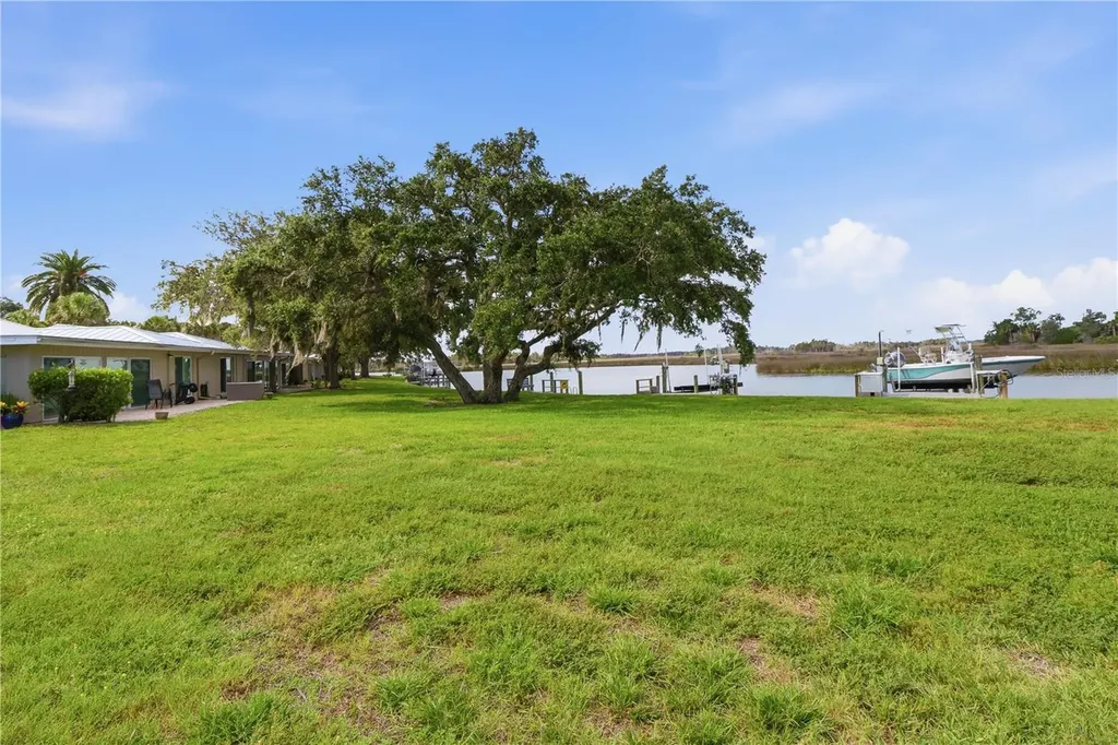 11628 W Bayshore Drive Crystal River FL 34429