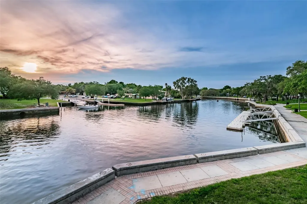 5972 Central Avenue New Port Richey FL 34653