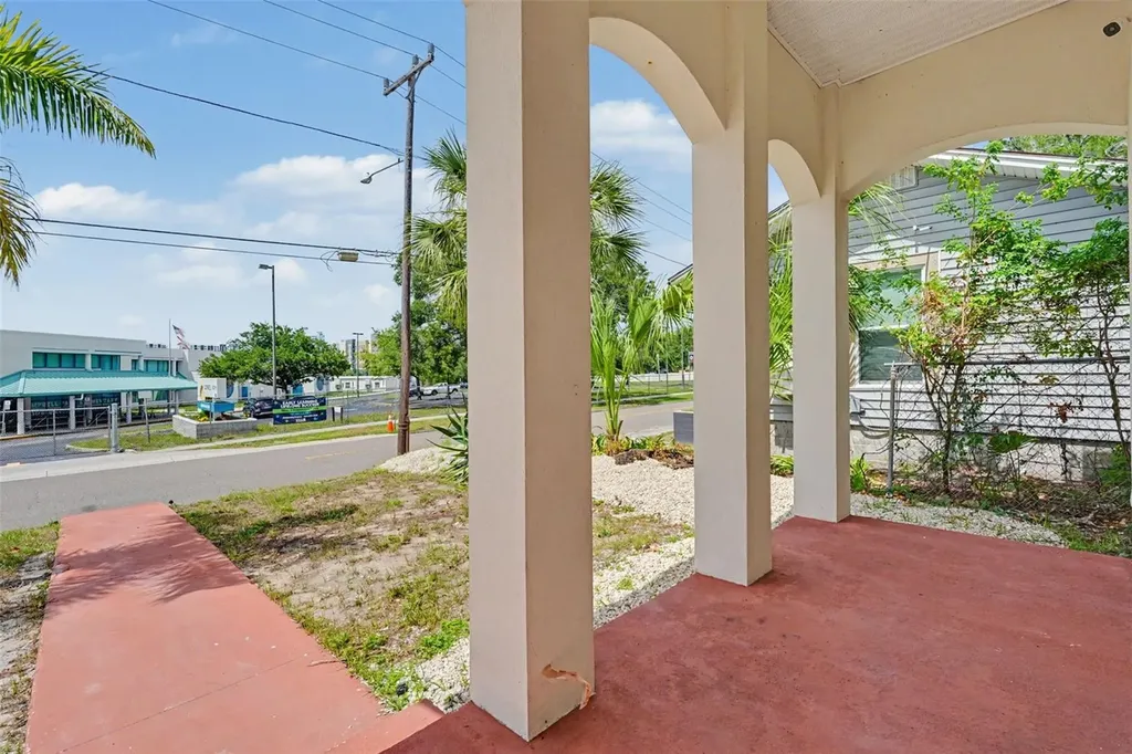 1018 7th Avenue S St Petersburg FL 33705
