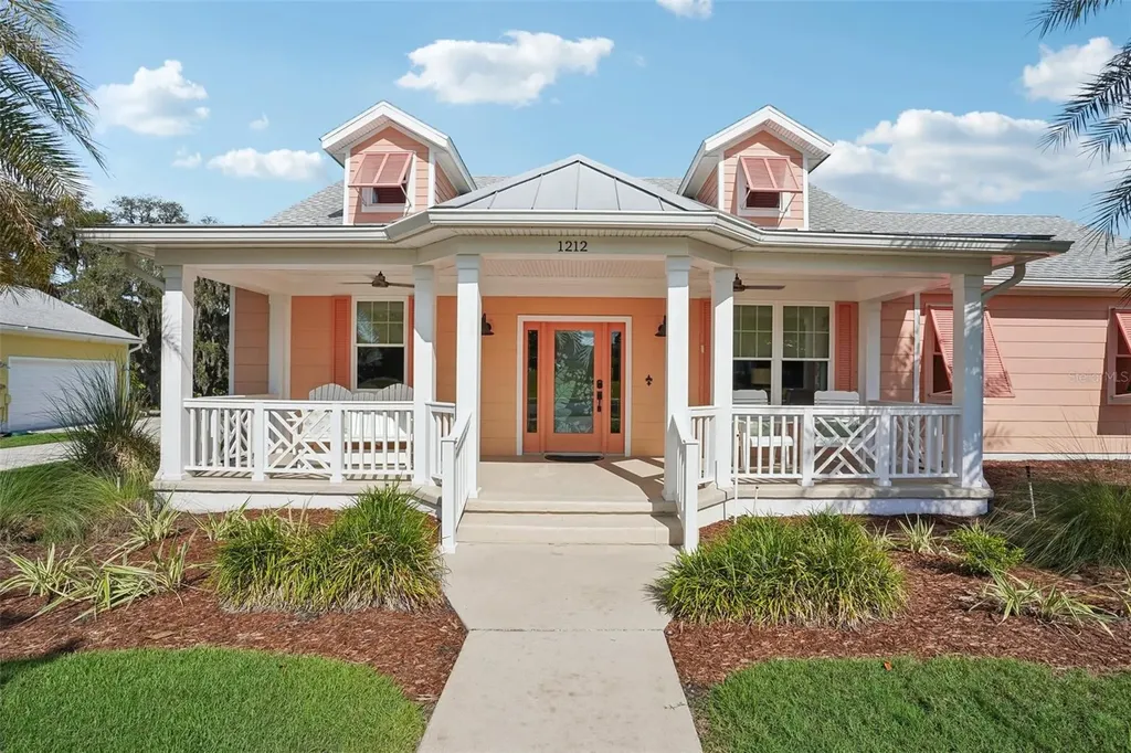 1212 Fiesta Key Circle Lady Lake FL 32159