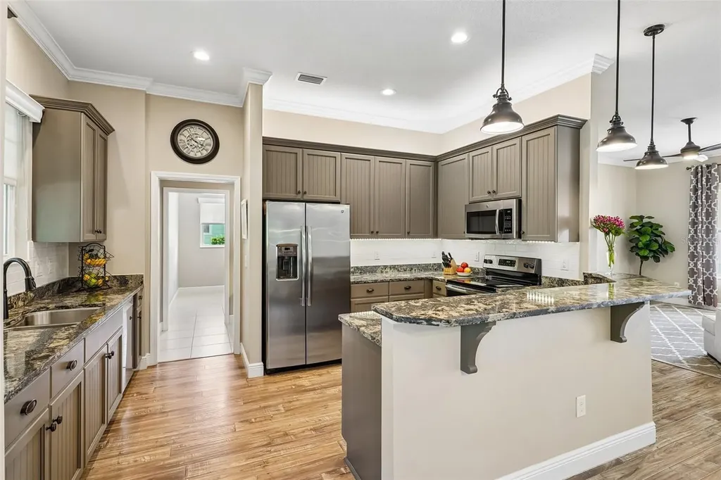 1212 Fiesta Key Circle Lady Lake FL 32159