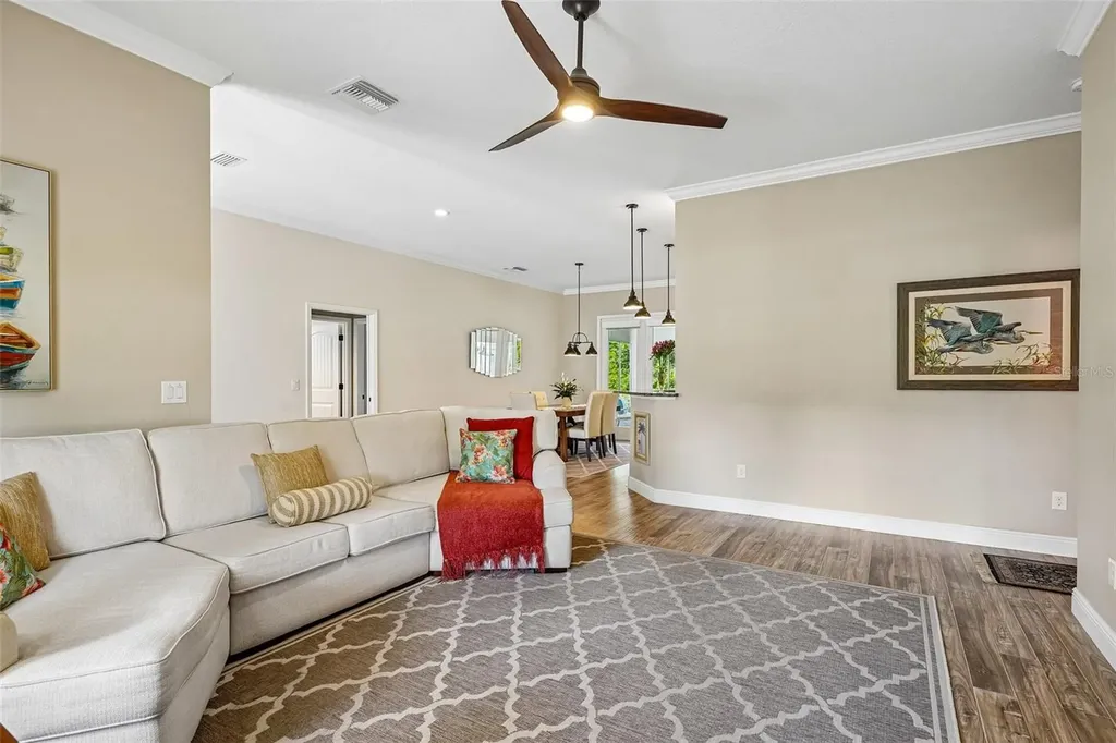1212 Fiesta Key Circle Lady Lake FL 32159