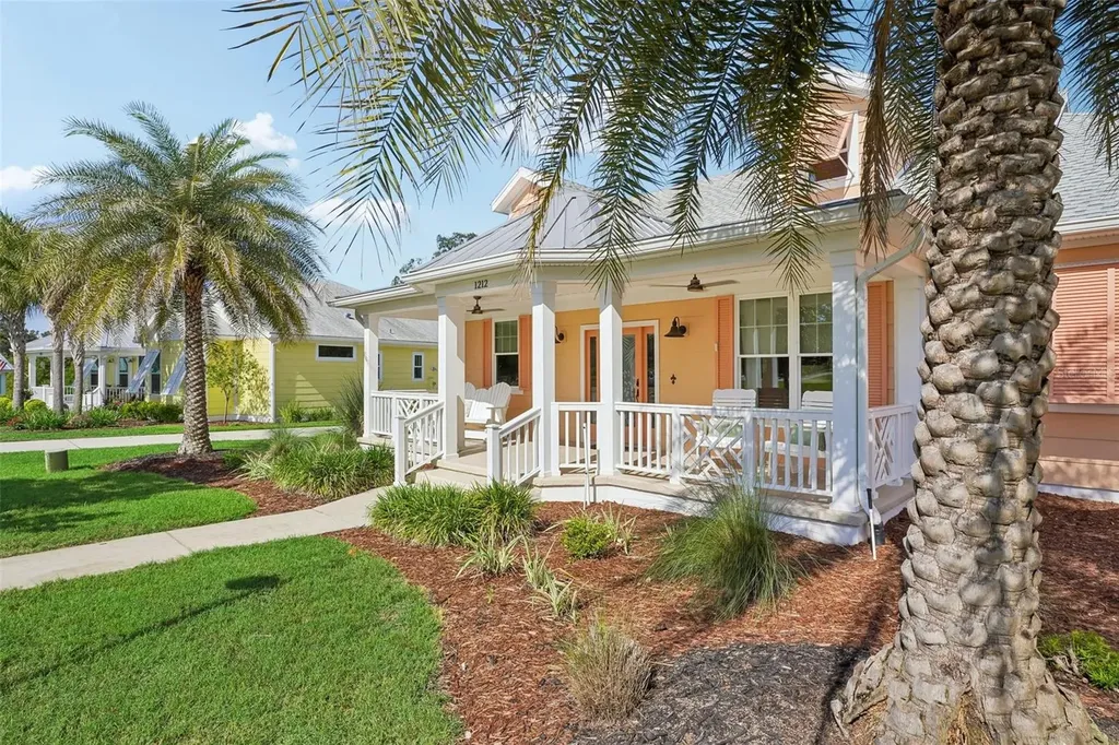 1212 Fiesta Key Circle Lady Lake FL 32159
