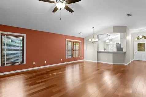10238 Woodford Bridge Street Tampa FL 33626