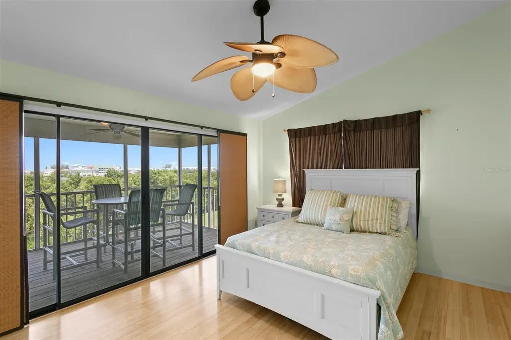 9564 Tara Cay Court Seminole FL 33776