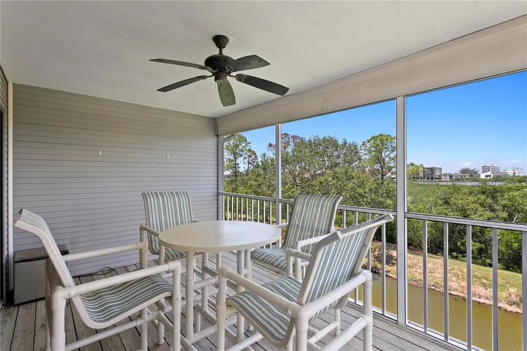 9564 Tara Cay Court Seminole FL 33776
