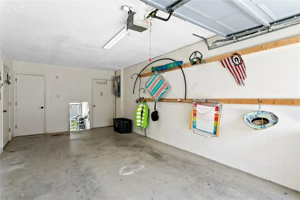 9564 Tara Cay Court Seminole FL 33776