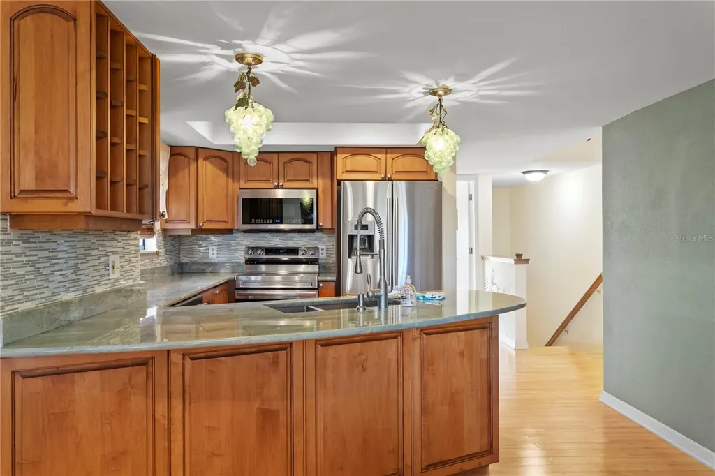 9564 Tara Cay Court Seminole FL 33776