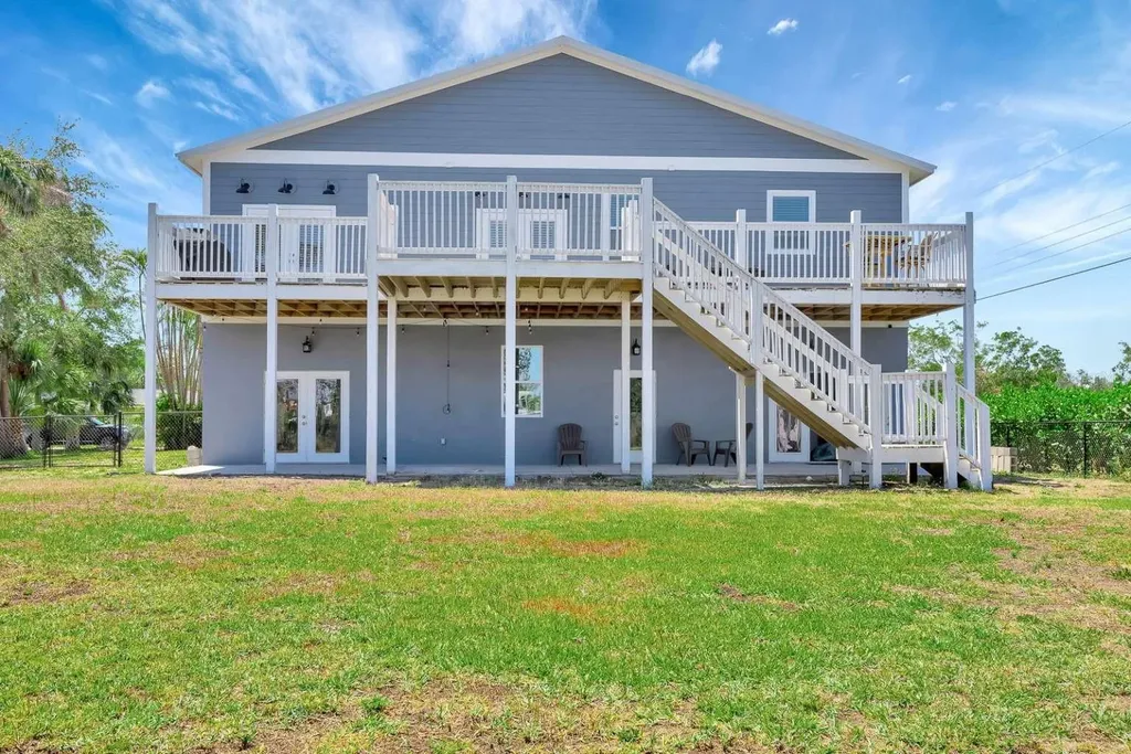 217 22nd Street Court NE Bradenton FL 34208