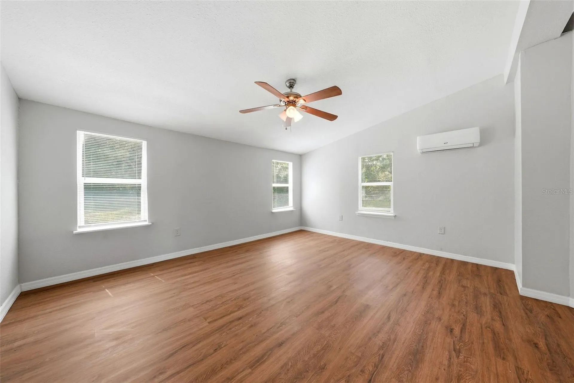 40404 Holly Branch Road Eustis FL 32736