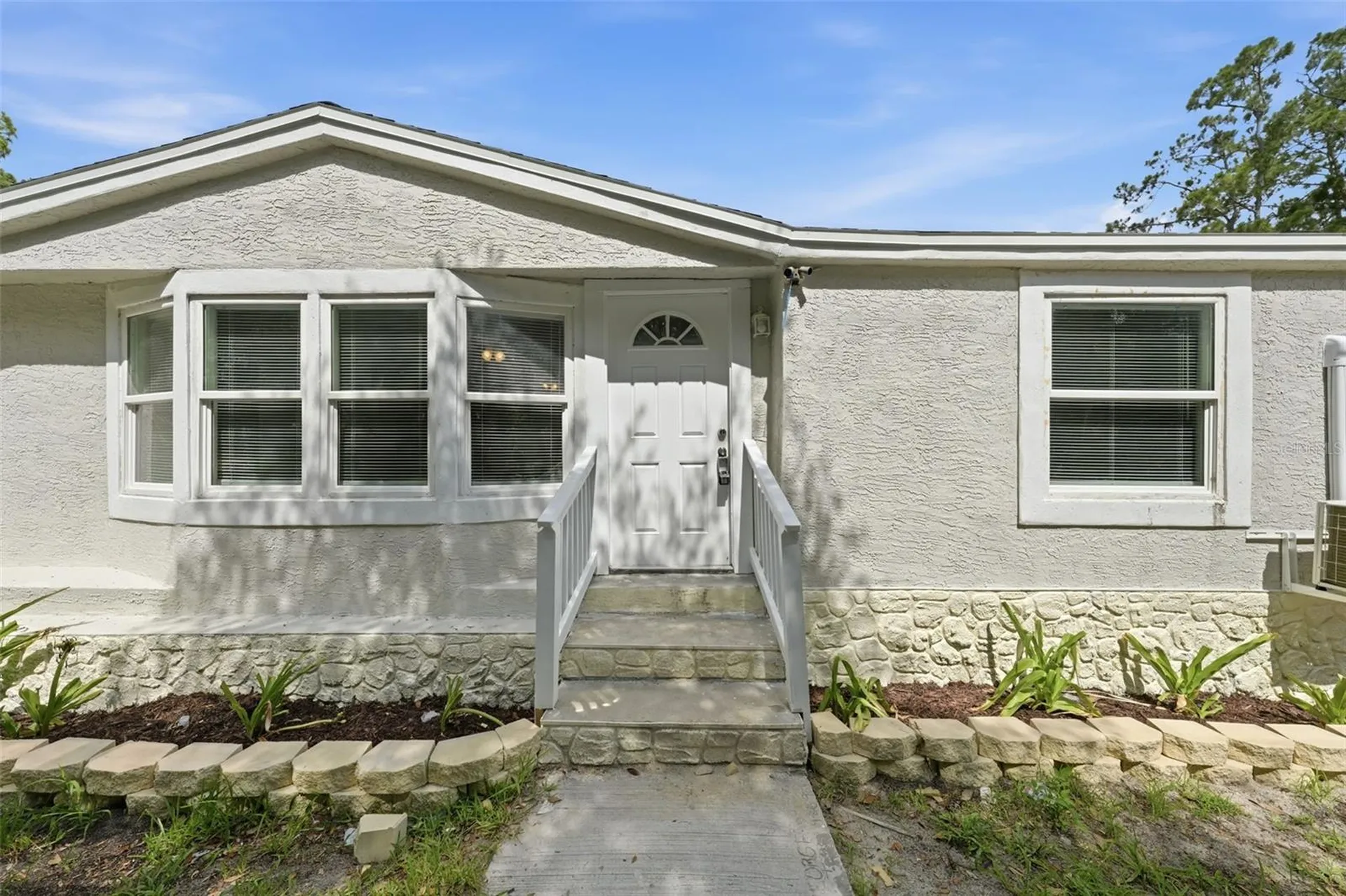 40404 Holly Branch Road Eustis FL 32736
