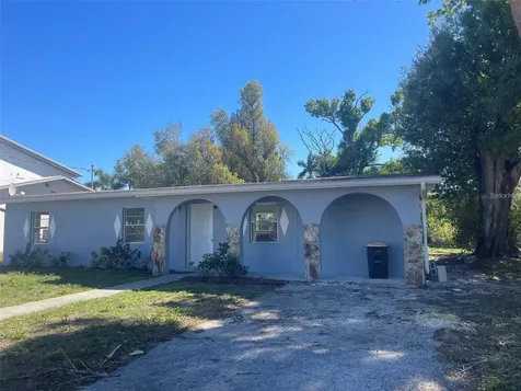 525 E Helen Avenue Punta Gorda FL 33950