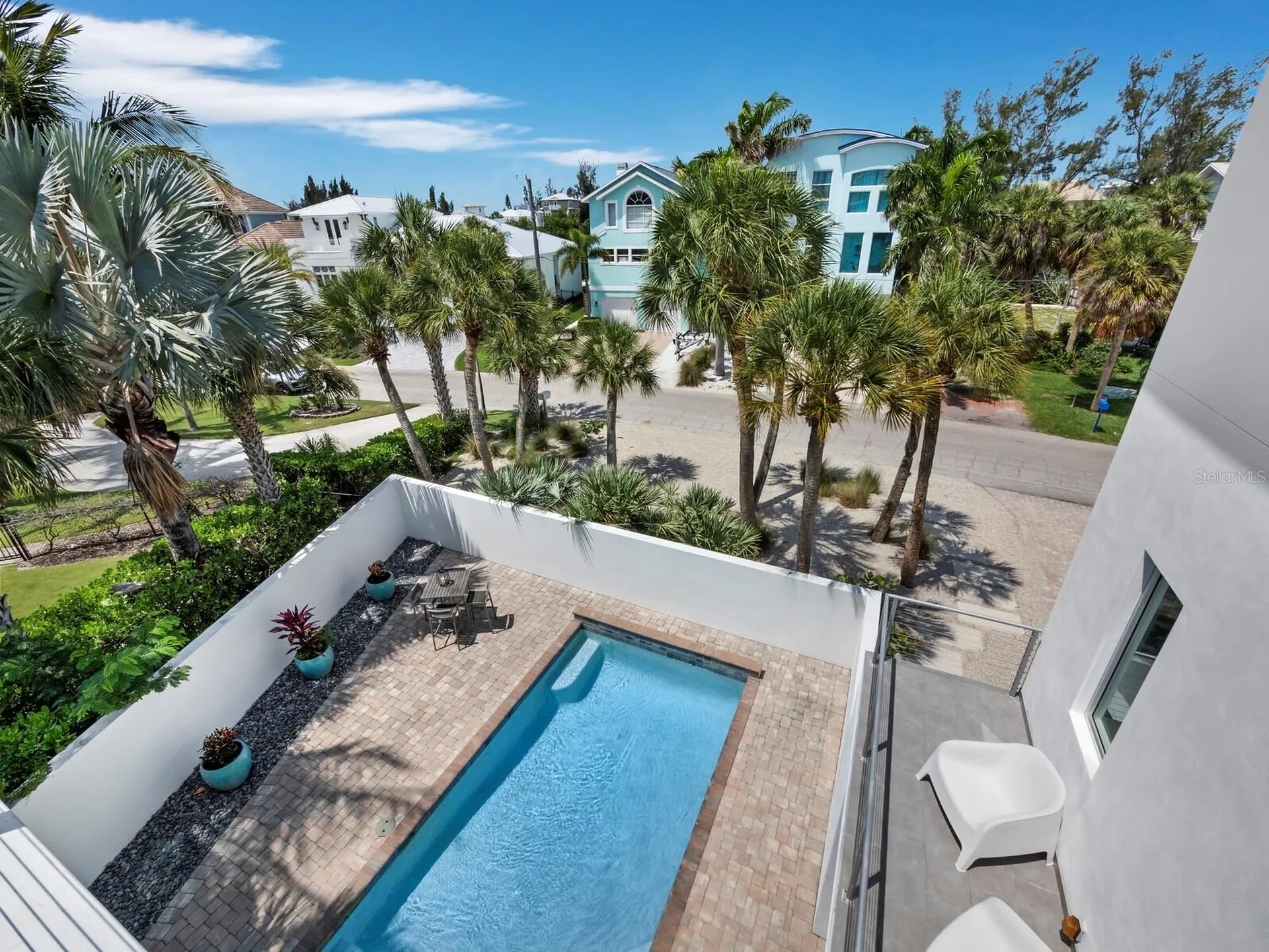 471 Island Circle Sarasota FL 34242
