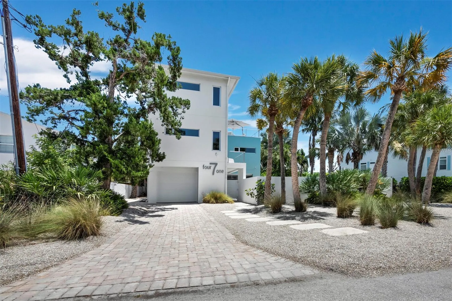 471 Island Circle Sarasota FL 34242
