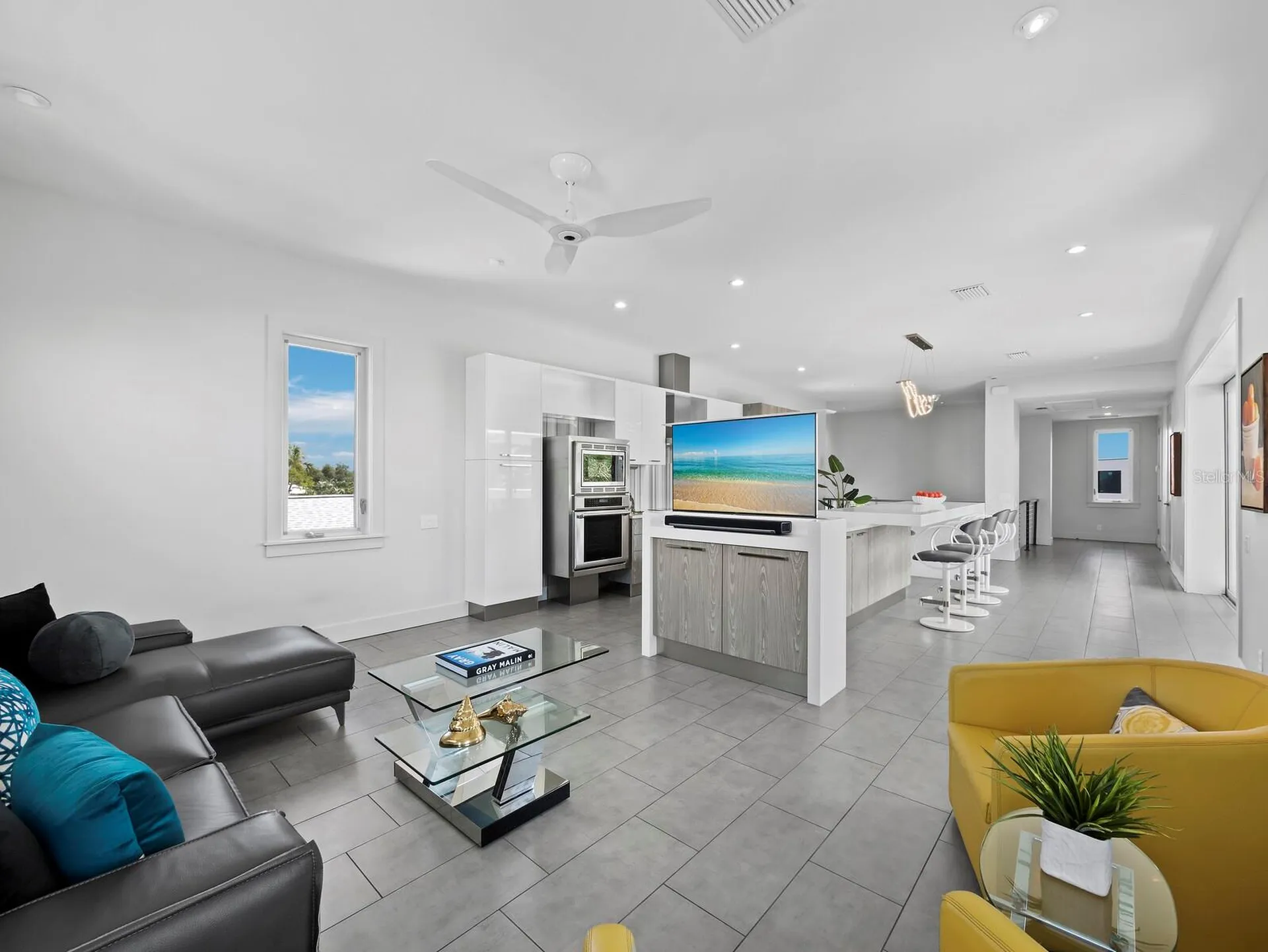 471 Island Circle Sarasota FL 34242