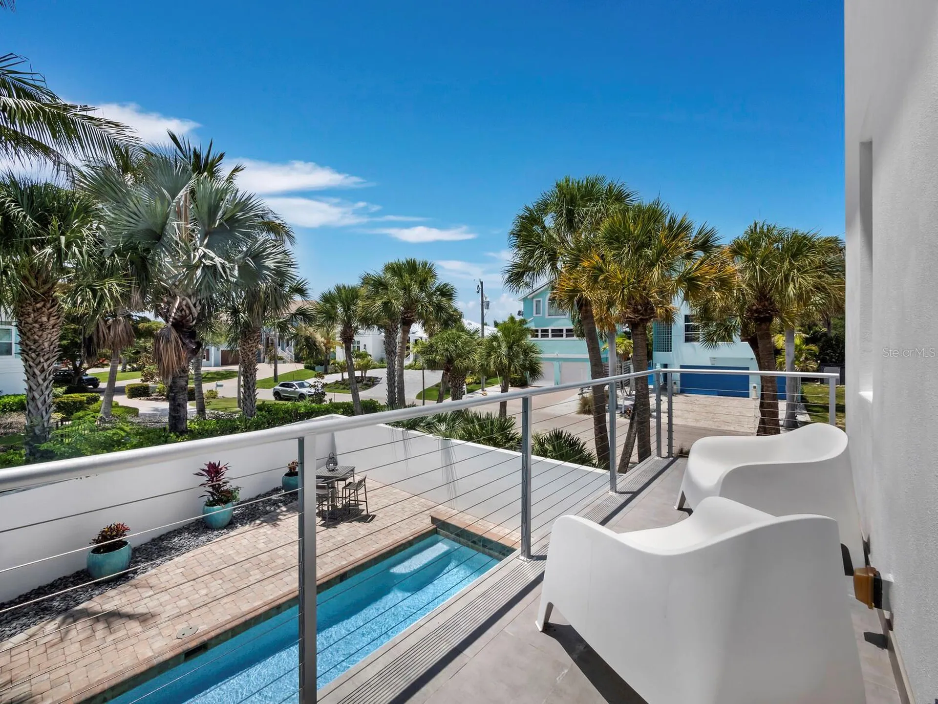 471 Island Circle Sarasota FL 34242
