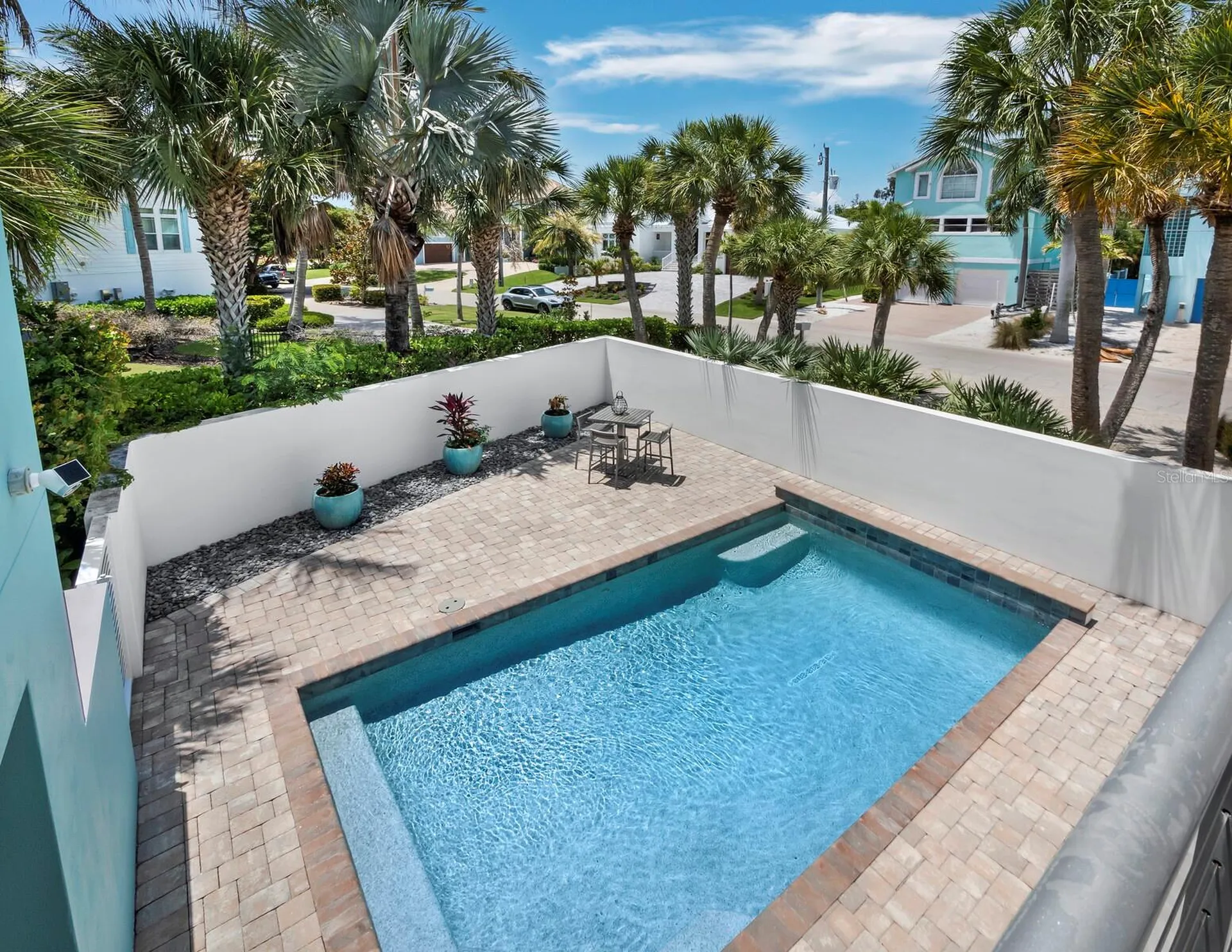 471 Island Circle Sarasota FL 34242