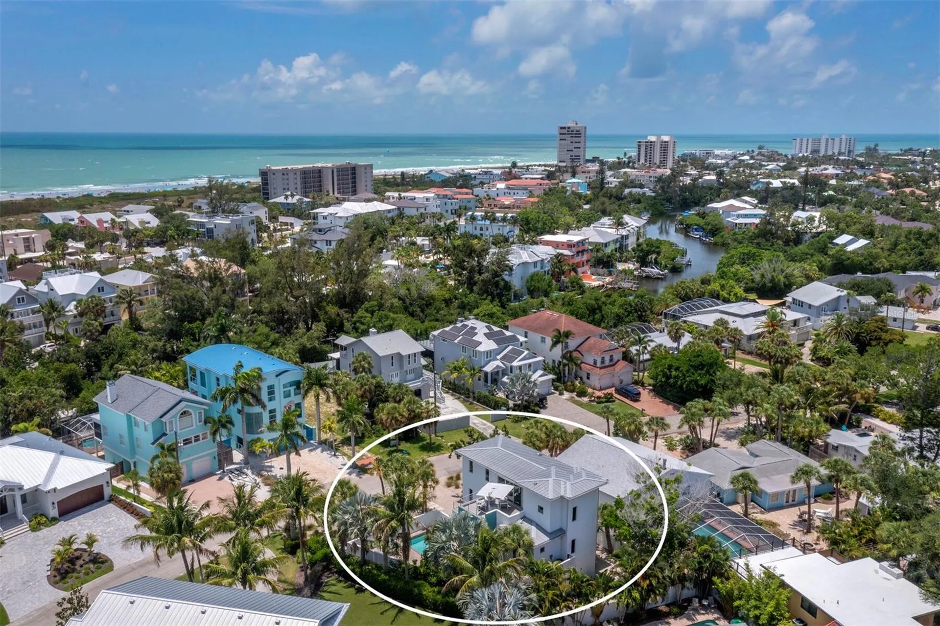 471 Island Circle Sarasota FL 34242