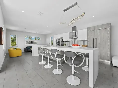 471 Island Circle Sarasota FL 34242