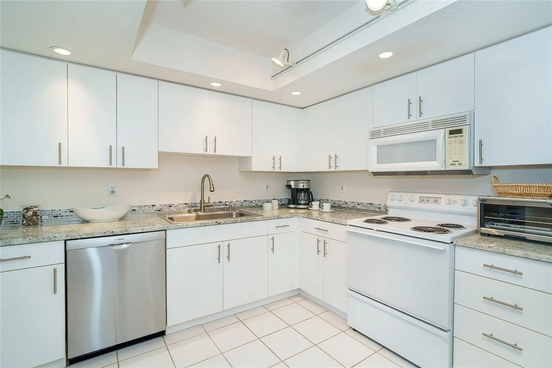 2380 N Beach Road Englewood FL 34223
