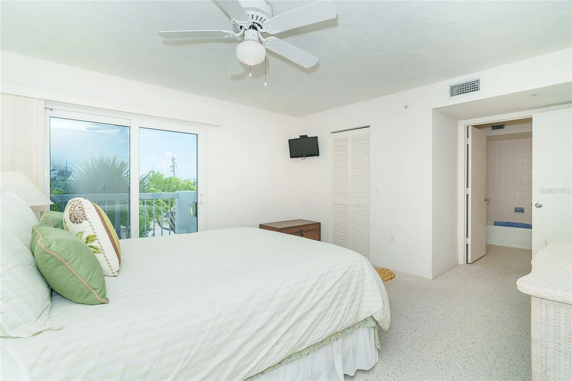 2380 N Beach Road Englewood FL 34223