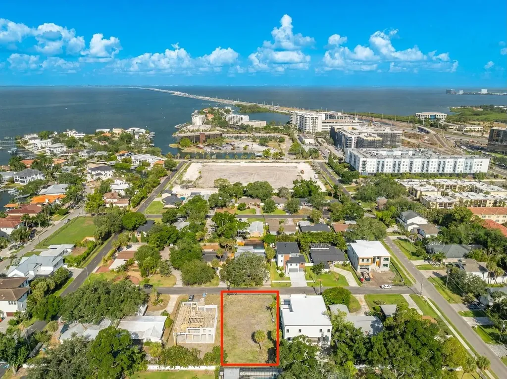 208 S Treasure Drive Tampa FL 33609