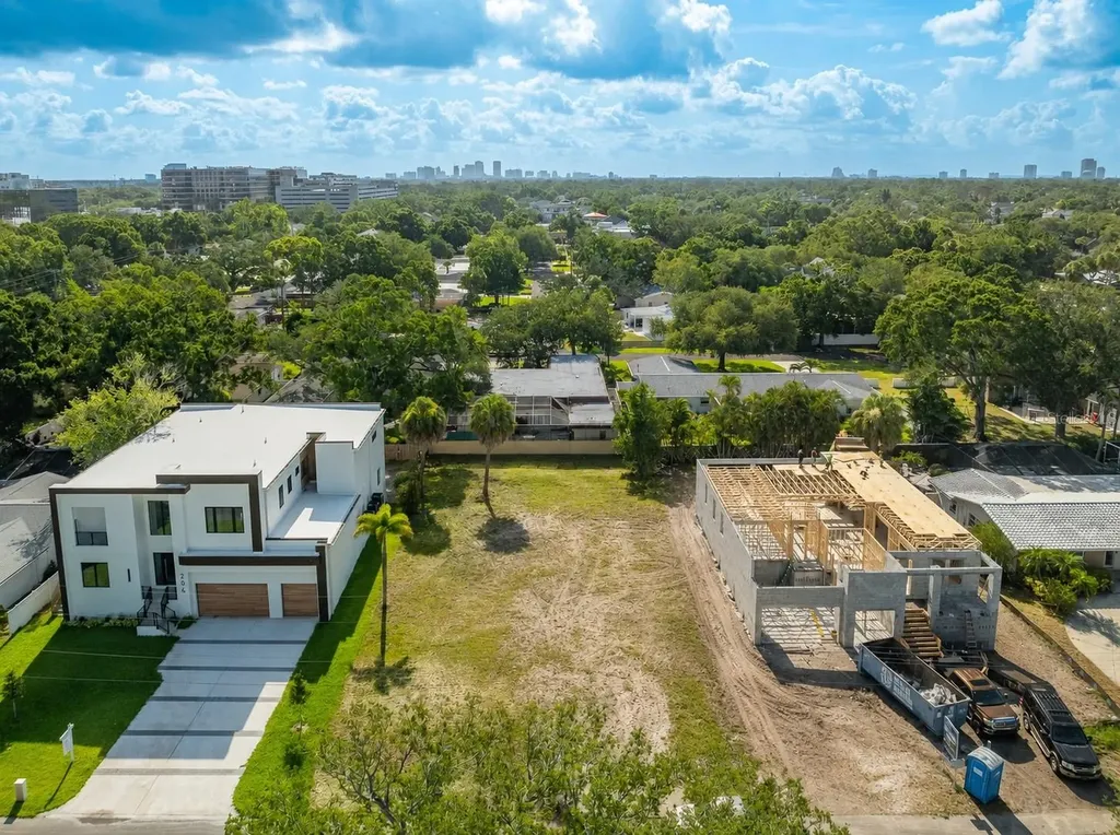 208 S Treasure Drive Tampa FL 33609