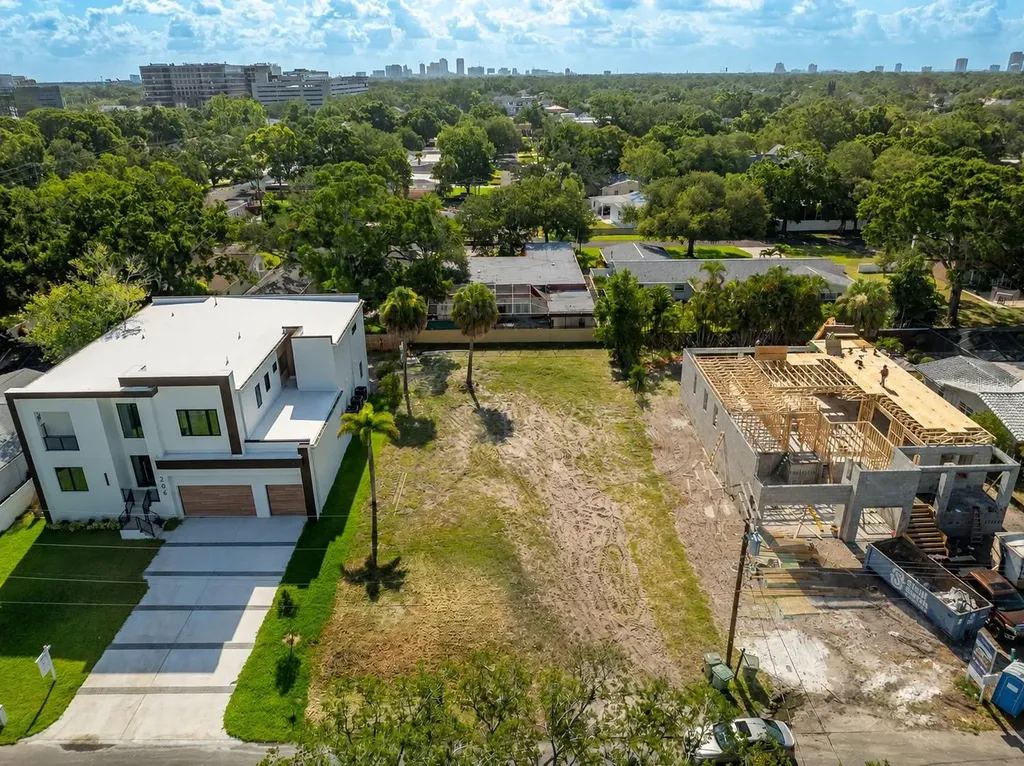 208 S Treasure Drive Tampa FL 33609