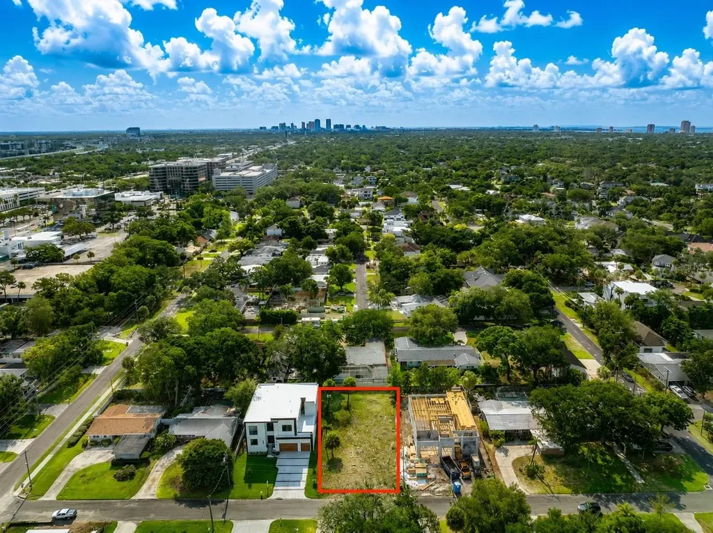 208 S Treasure Drive Tampa FL 33609