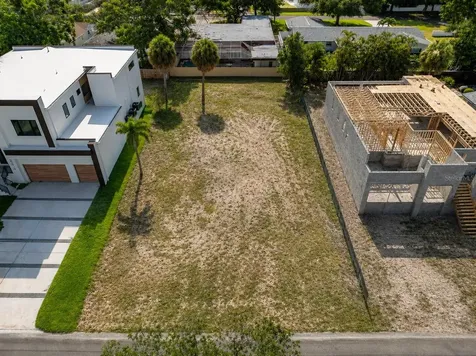 208 S Treasure Drive Tampa FL 33609