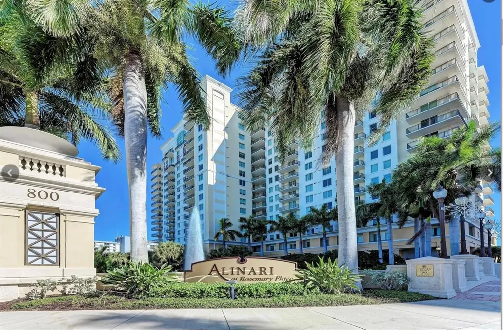 800 N Tamiami Trail Sarasota FL 34236