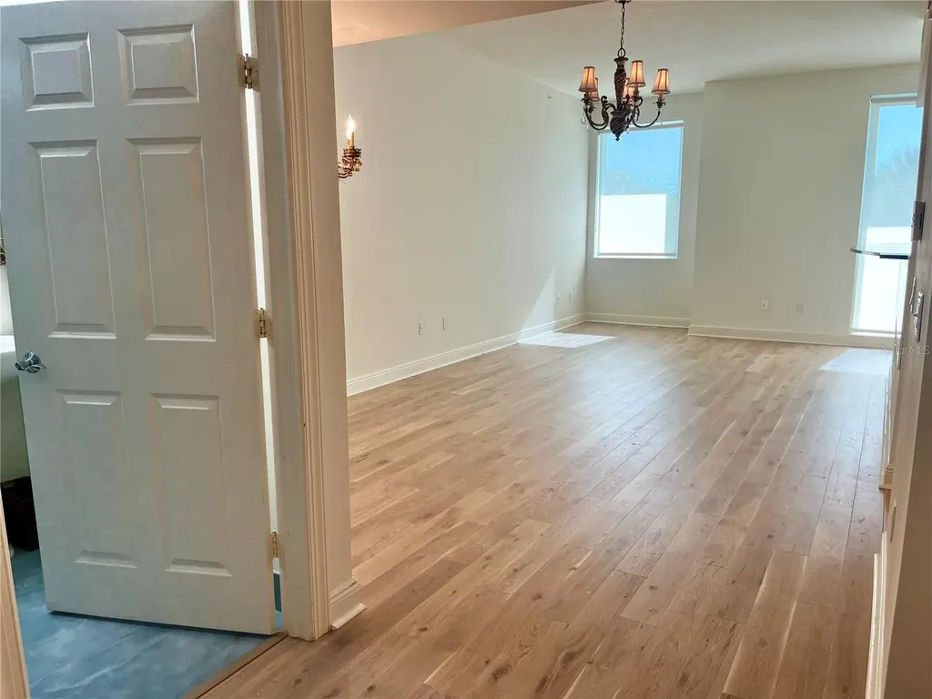 800 N Tamiami Trail Sarasota FL 34236