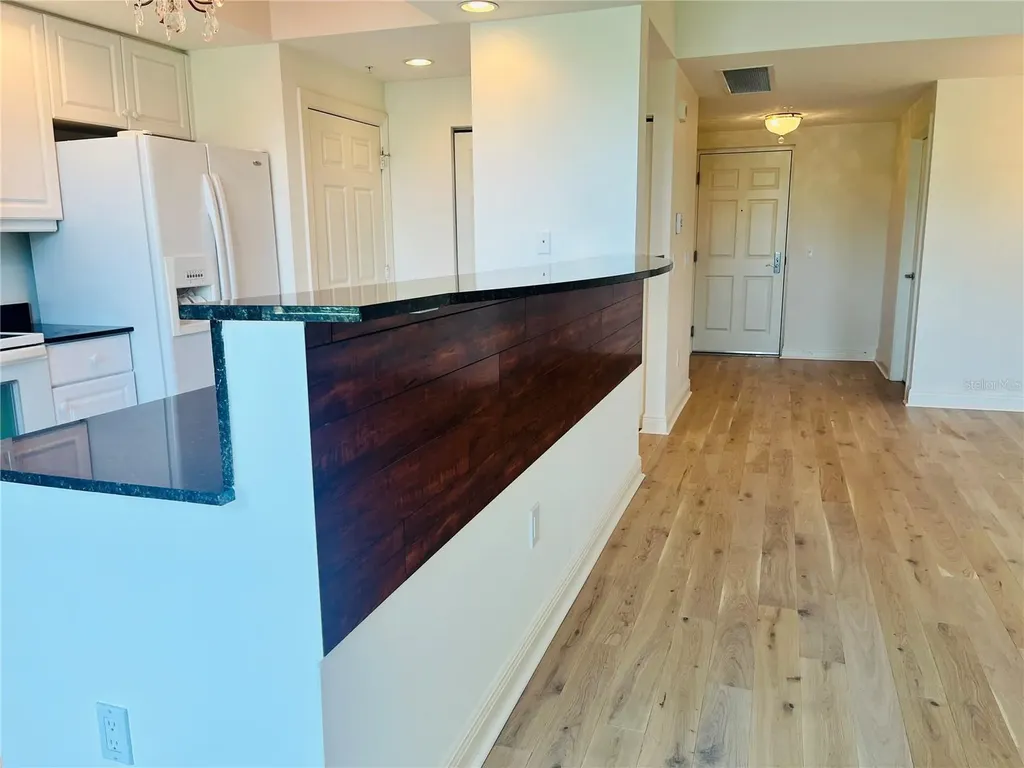 800 N Tamiami Trail Sarasota FL 34236