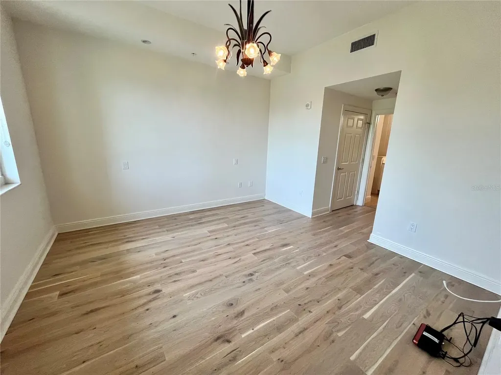 800 N Tamiami Trail Sarasota FL 34236