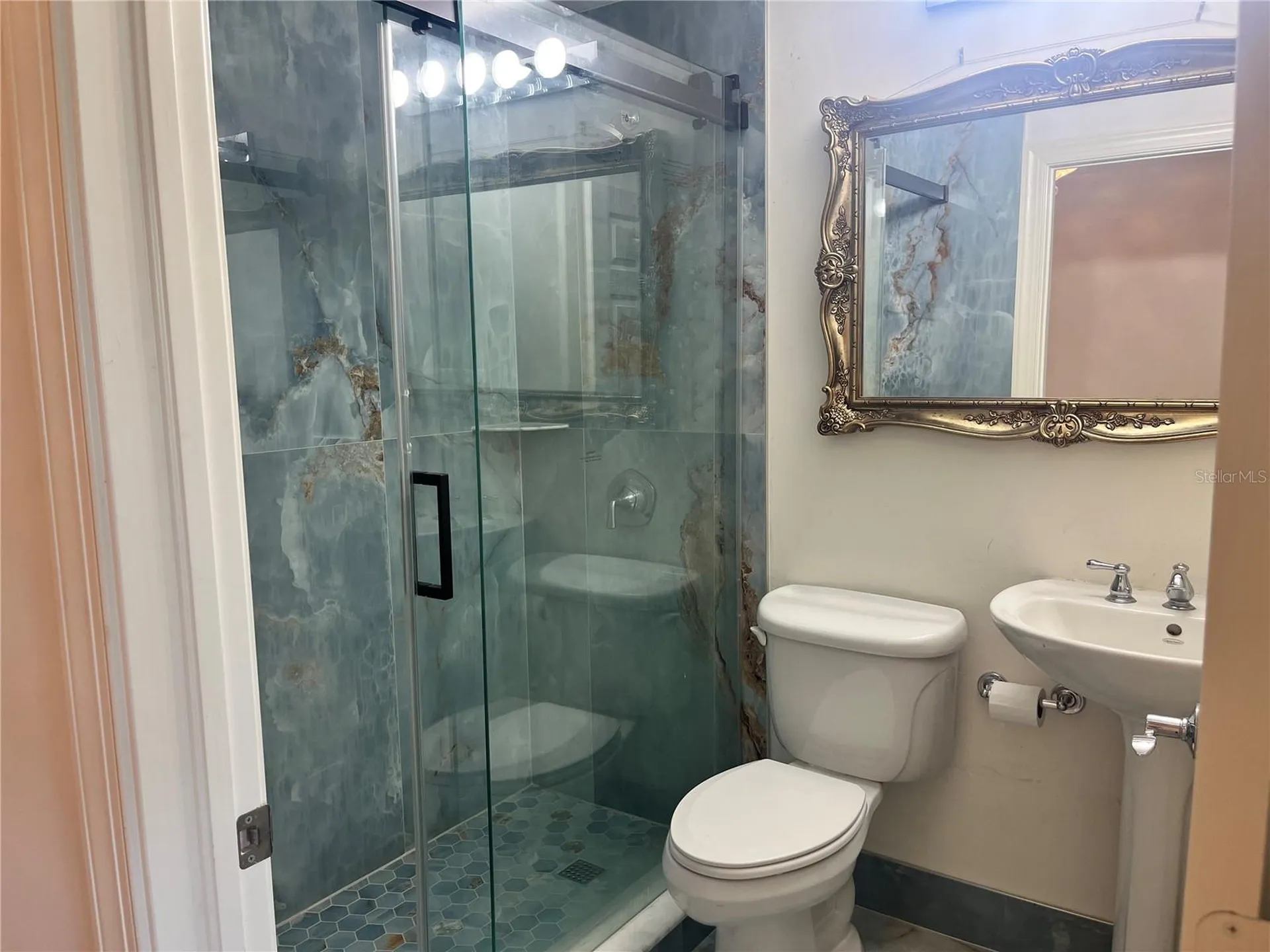 800 N Tamiami Trail Sarasota FL 34236