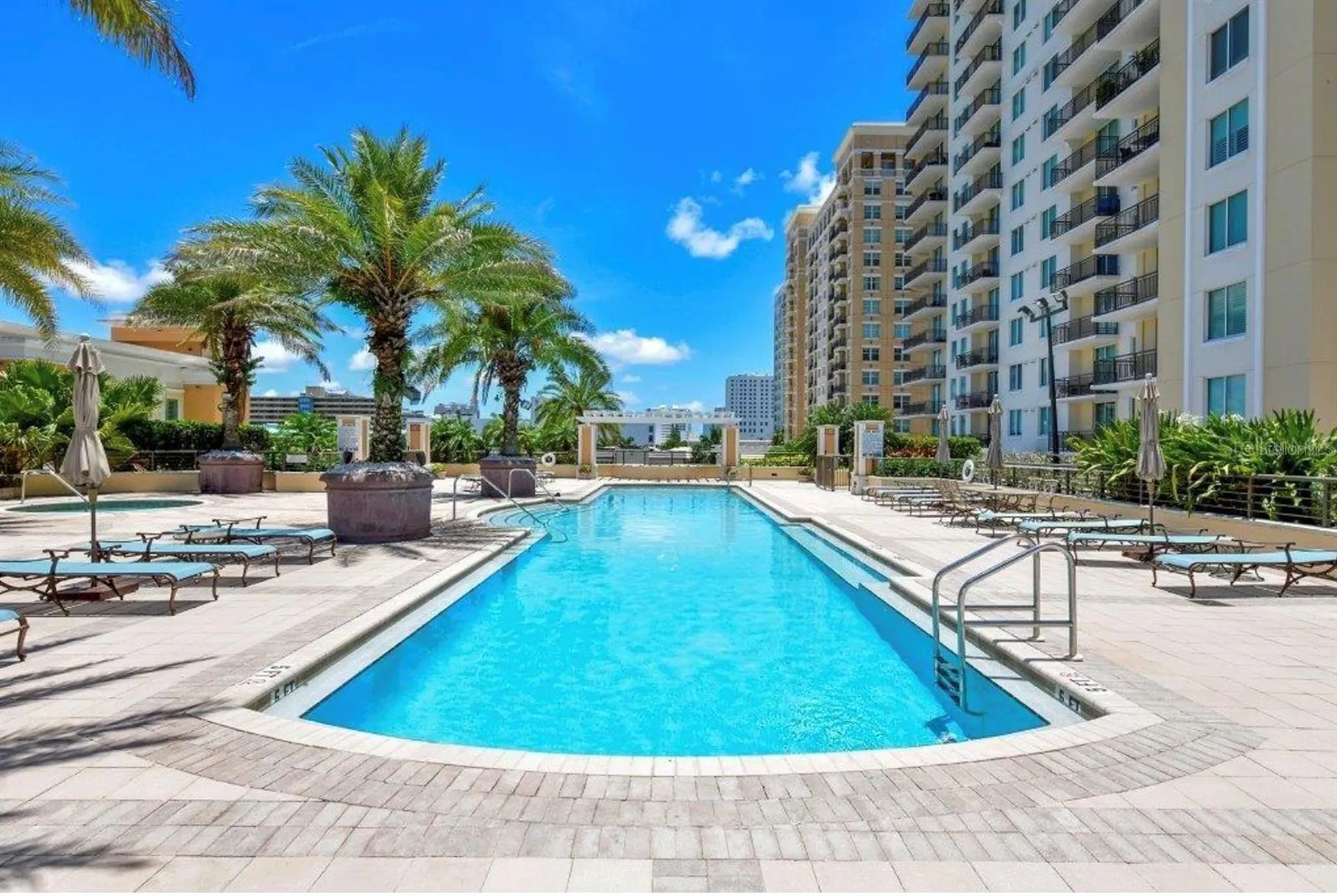 800 N Tamiami Trail Sarasota FL 34236