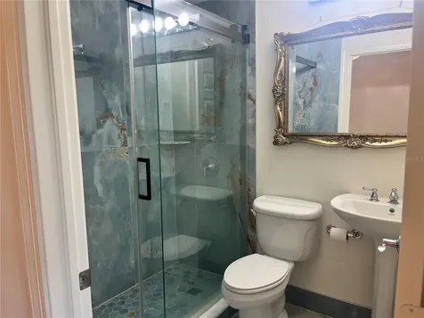 800 N Tamiami Trail Sarasota FL 34236