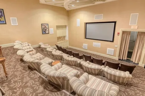 800 N Tamiami Trail Sarasota FL 34236