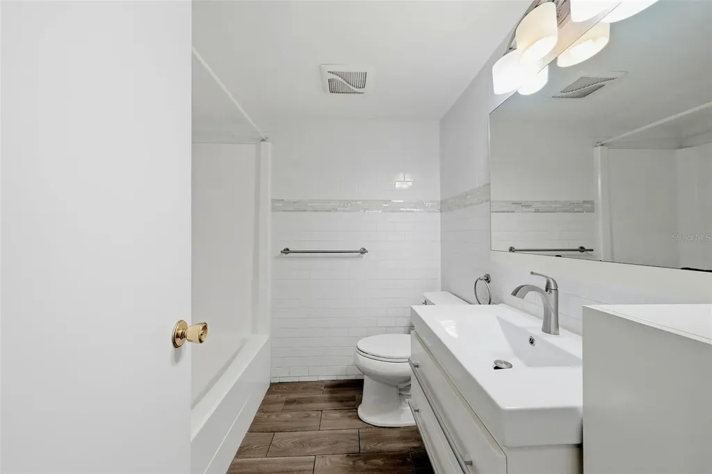 2525 W Bay Drive Belleair Bluffs FL 33770