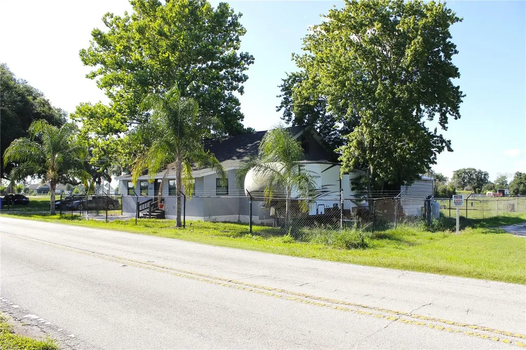 2207 Sparkman Road Plant City FL 33566