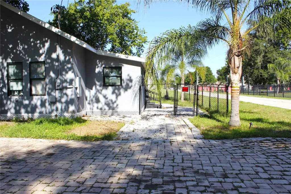 2207 Sparkman Road Plant City FL 33566